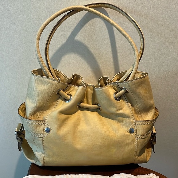 Fossil   Shoulder / Bucket bag   Leather yellowish tan  Drawstring  Side pockets - Picture 15 of 17